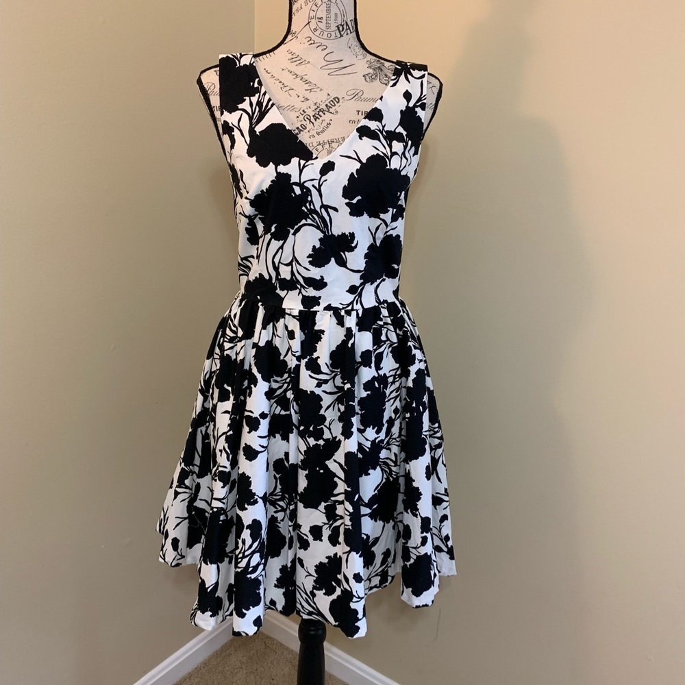 Elle Black White Floral Dress Cross Back Size 8